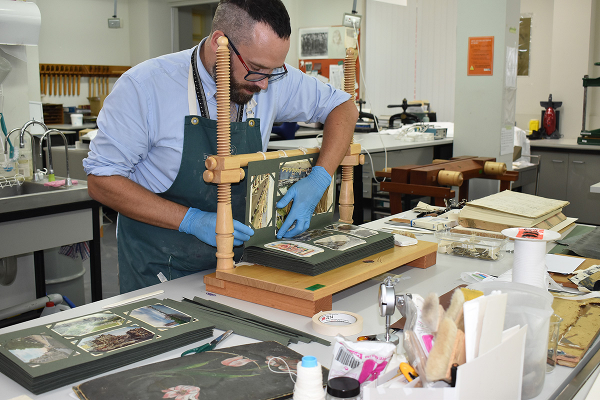 Conservator bookbinding